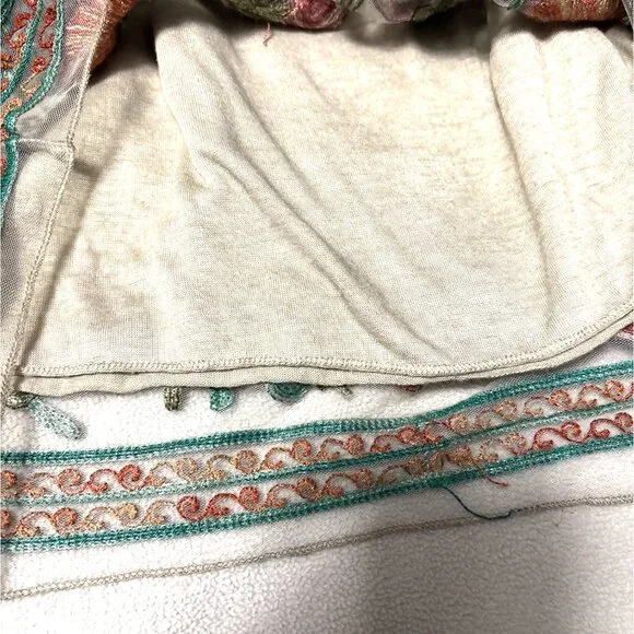 Womens Beige Tunic Top With Sheer Embroidered Floral Hem Size M Cottage Artwear - Picture 6 of 6